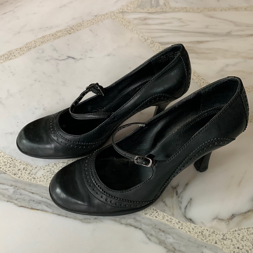 Nine West Practicalo round toe retro vintage pumps leather upper